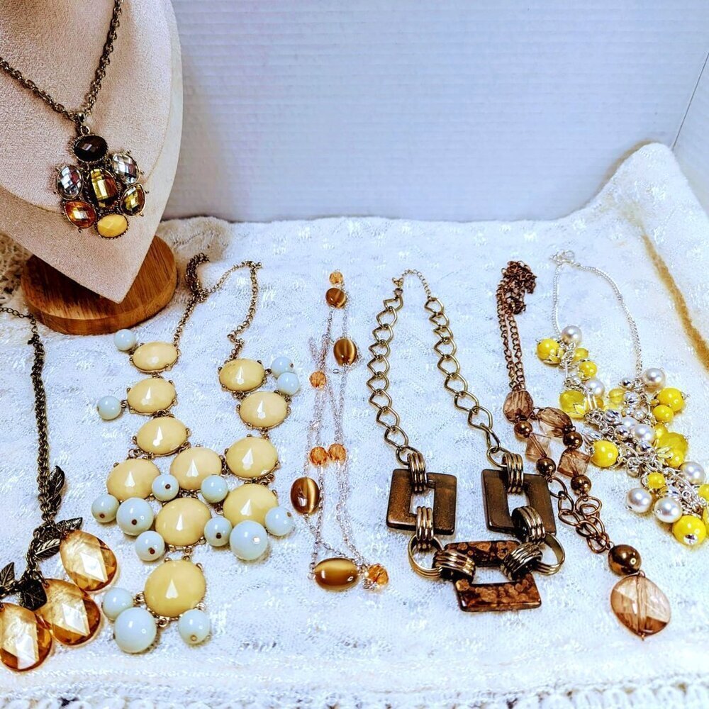Lot of 7 Vintage to New Jewelry Necklaces Mixed Materials Costume Jewelry LOT